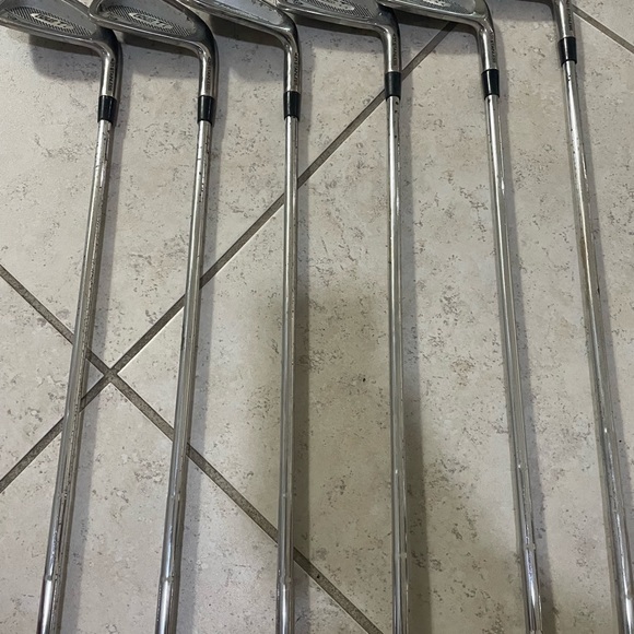 Dunlop 6 Pc Iron Set Tour TI
In right handed - Picture 6 of 7